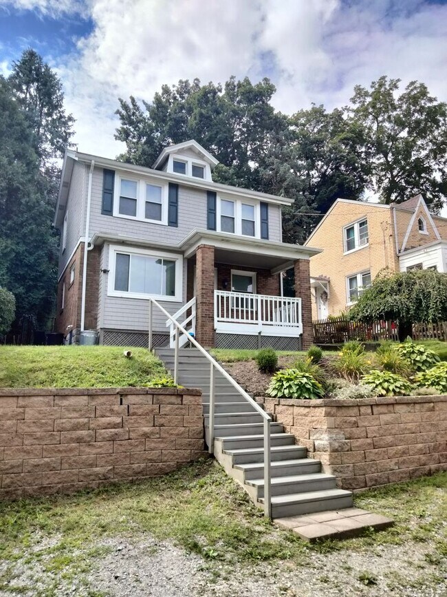 Foto del edificio - Beautiful 2-Bedroom Brookline Home for Rent