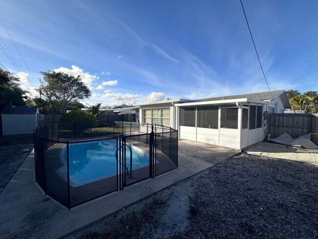 Foto del edificio - 14 Ridgewood Cir