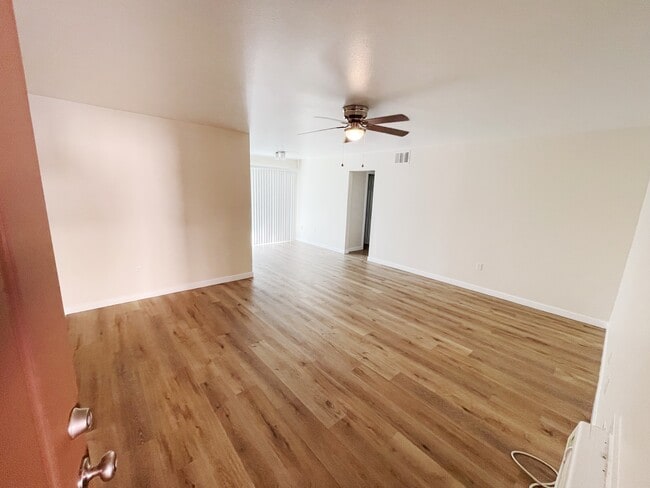 Building Photo - 13391 El Prado Ave