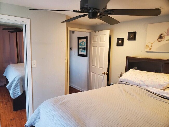 Foto del edificio - 1456 Harrison Ave
