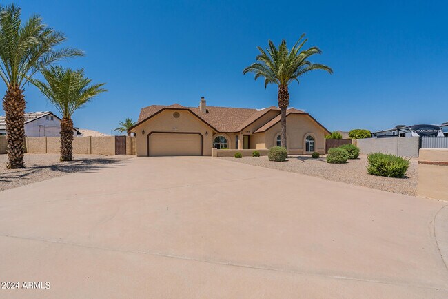 Building Photo - 8768 W Villa Hermosa