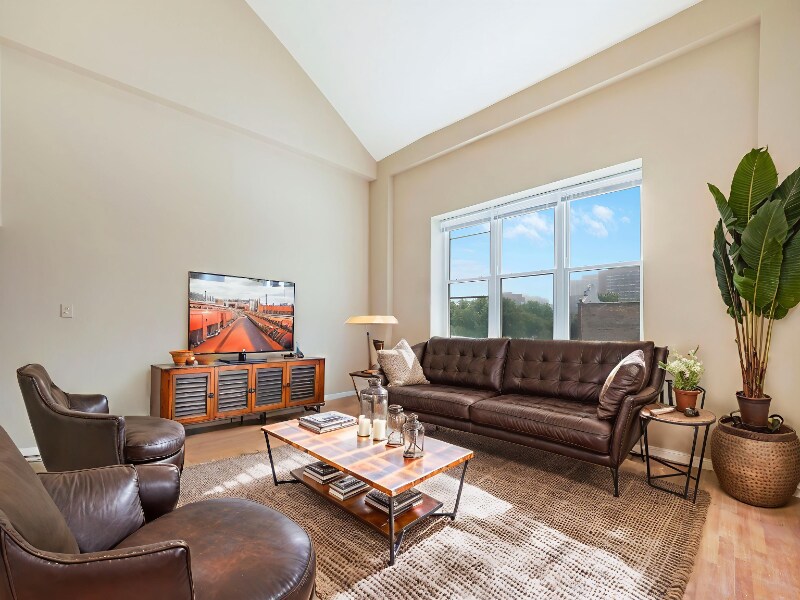 Foto principal - 4942 N Sheridan Rd