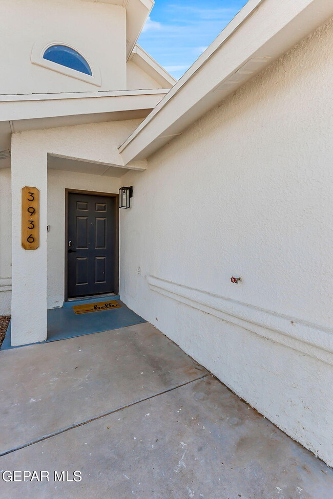 Building Photo - 3936 Tierra Arena Dr