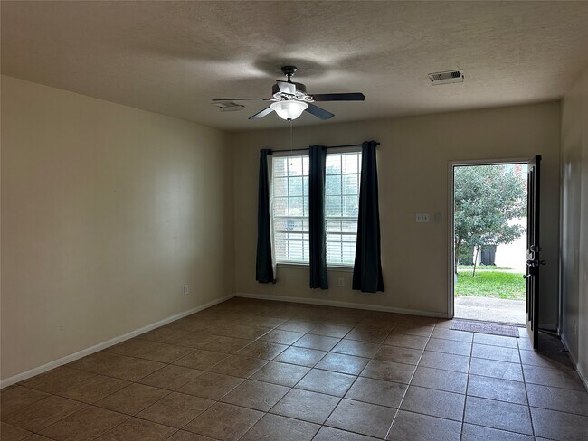 Foto del edificio - 3523 Lilac Ranch Dr