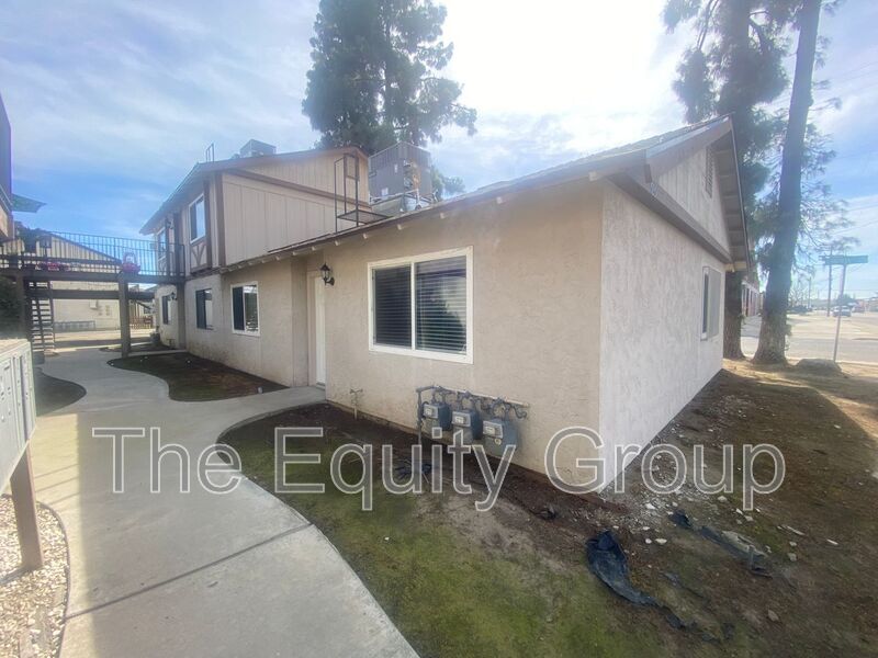 526 S Bridge St Unit E, Visalia, CA 93277 Condo for Rent in Visalia