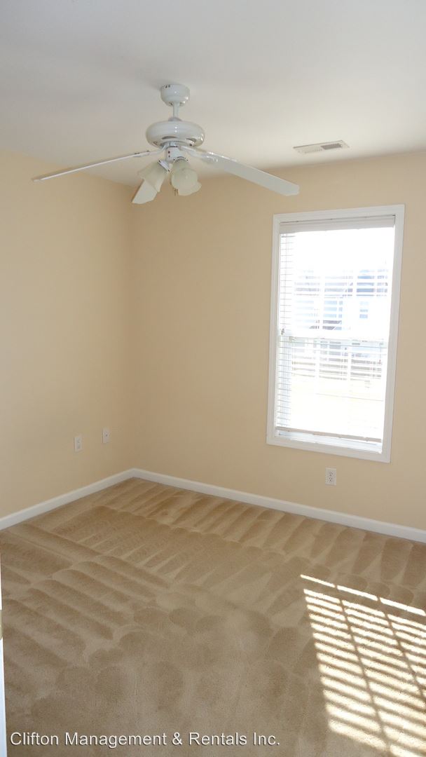 Building Photo - 209 Blackhawk Trl