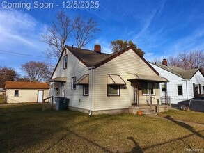 Building Photo - 110 Hamata Ave