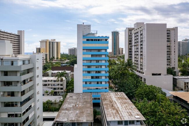 Building Photo - Oahu Surf Two