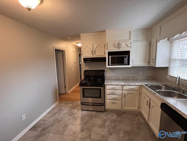 Foto del edificio - 202 Callaway Ln