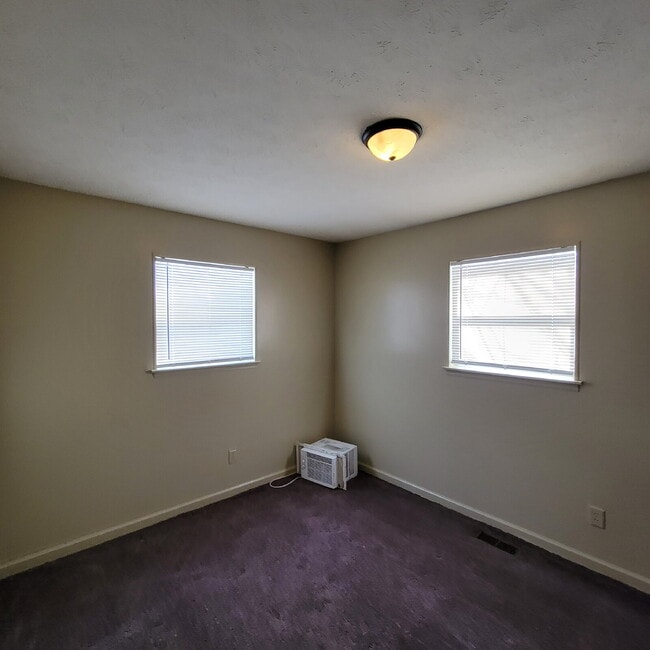 Foto del edificio - Lawrence Area 4BR House!