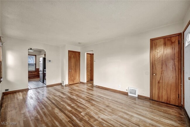 Foto del edificio - 10213 Dove Ave