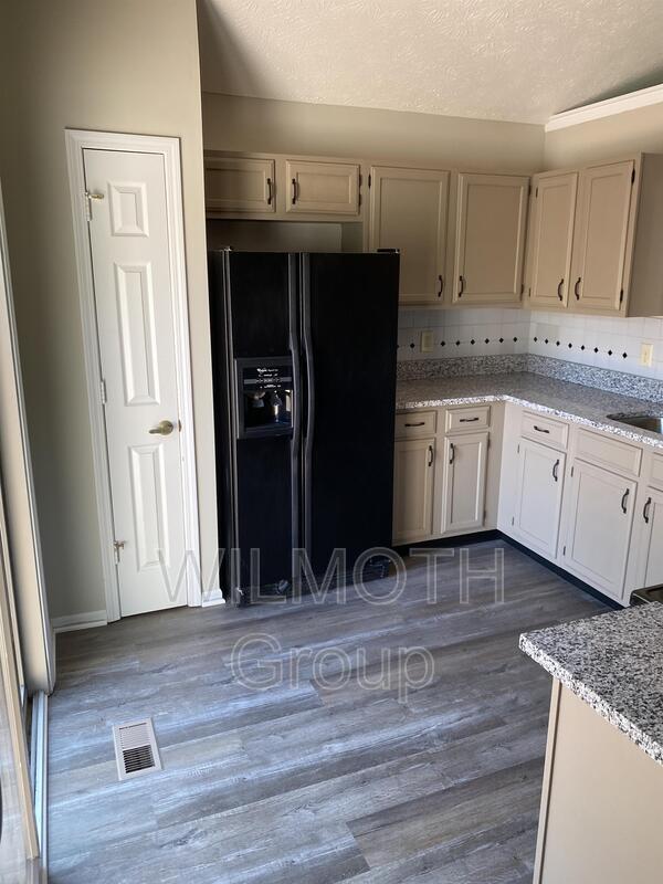 Foto del edificio - 9522 Maple Way