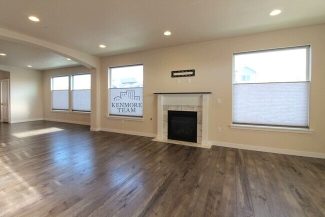 Foto del edificio - 2335 Bellaview Ave