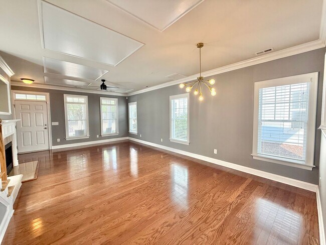 Foto del edificio - **OFFERING REFUNDABLE APPLICATION FEES** Modern 2BD, 2.5BA Raleigh Home Located in Brier Creek Ne...