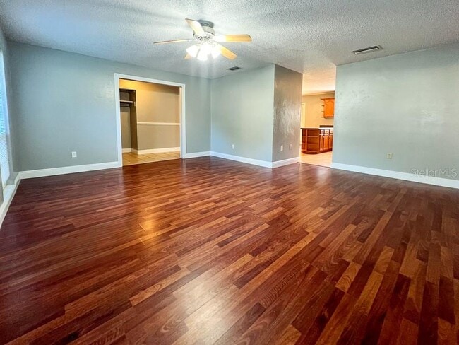Building Photo - 4607 NW 40 St