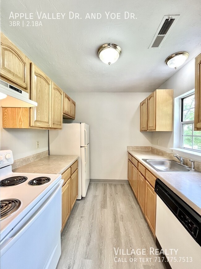 Building Photo - 914 Apple Valley Dr