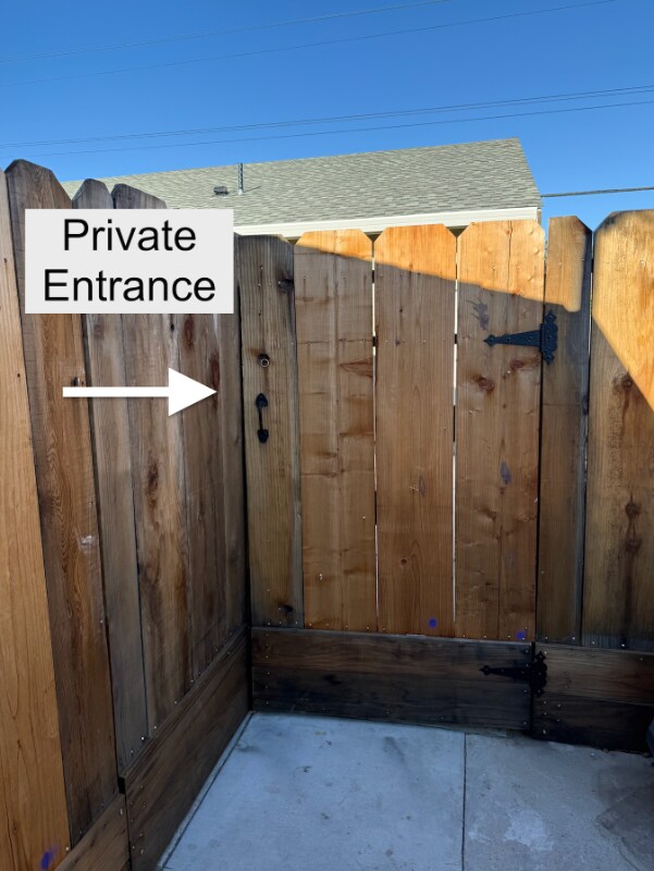 Building Photo - 367 Chaparral St