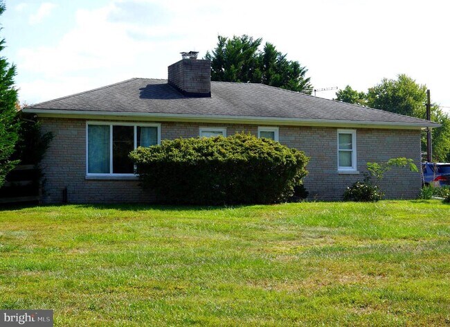 Building Photo - 7135 Bowers Rd