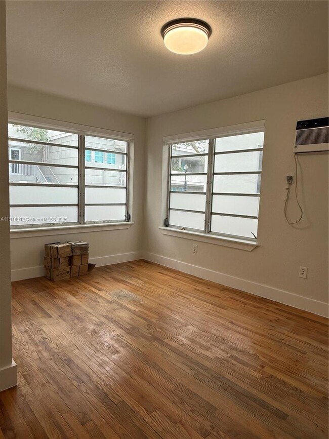 Foto del edificio - 723 2nd St