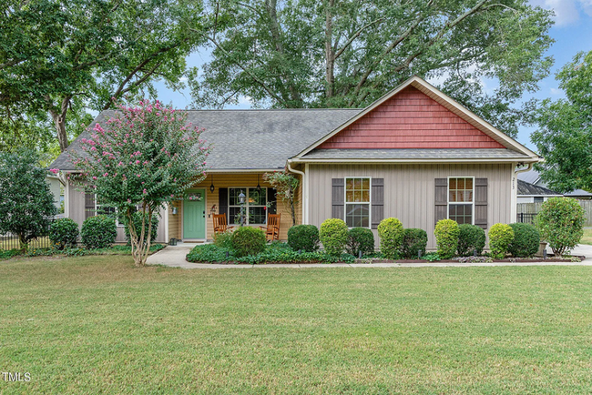 Building Photo - Charming Updated Ranch in Downtown Clayton...