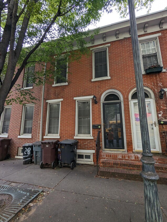 Primary Photo - 1124 N Walnut St