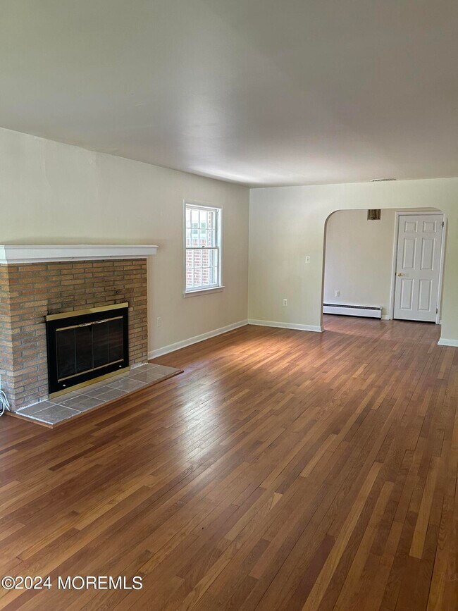 Foto del edificio - 216 Bendermere Ave