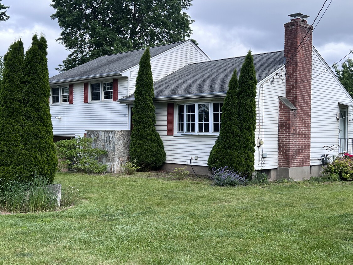 138 Wilmont St, Wethersfield, CT 06109 House Rental in Wethersfield