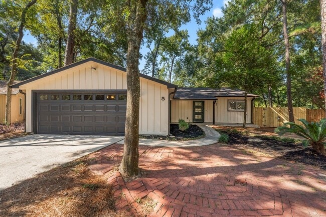 Building Photo - 5 Canyon Oak Pl