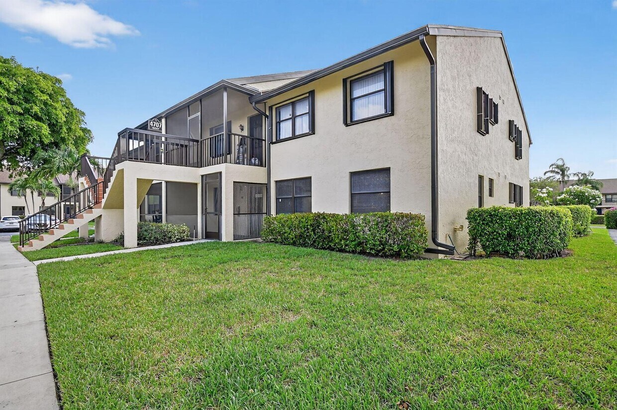 Primary Photo - 4707 Lucerne Lakes Blvd E