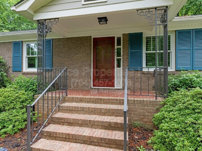 Building Photo - 421 Blairmore Dr