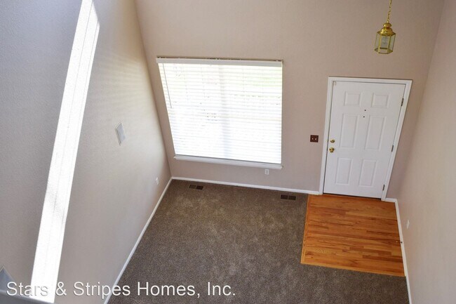 Building Photo - 3 br, 2.5 bath House - 1023 Mulberry Lane