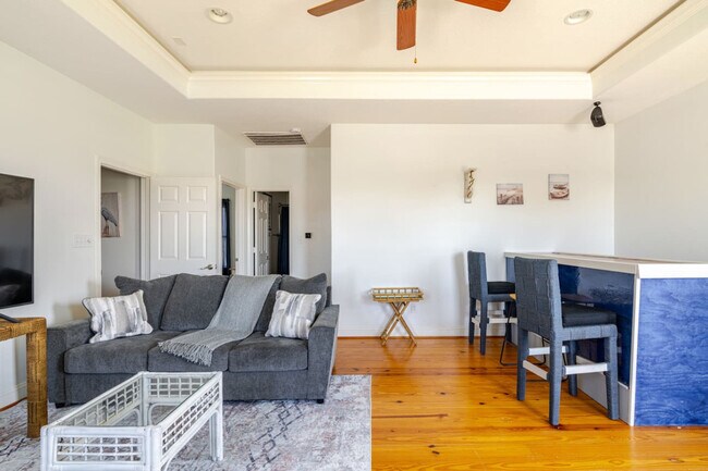 Foto del edificio - 814 Helen Blvd