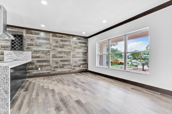 Building Photo - 732 NW 188th Dr