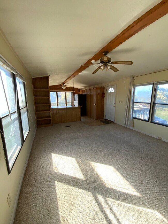 Building Photo - 305-309 RIVERVIEW ROAD