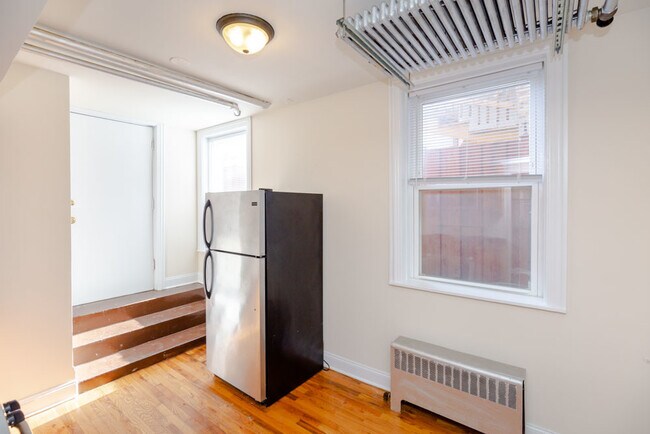 Foto del edificio - 5425 W Montrose Ave