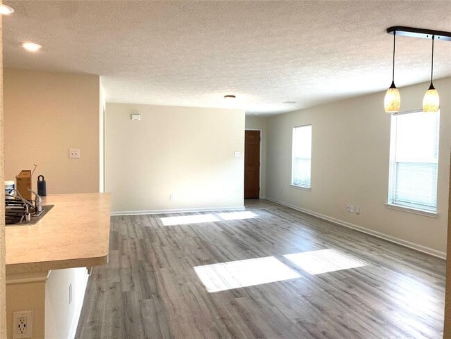Foto del edificio - 2619 White Bluff Ln