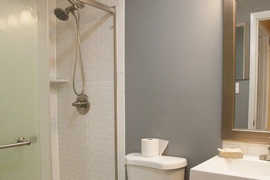 Standing Shower - 2832 Cedar Ln