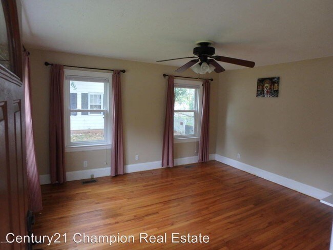 Building Photo - 2 br, 1 bath House - 307 W.  Franck Street