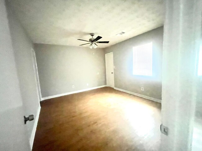 Foto del edificio - Now Leasing 2 Bedroom Duplex - Douglasville