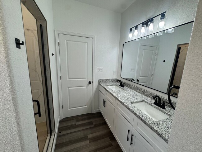 Foto del edificio - 2817 N Platino Dr