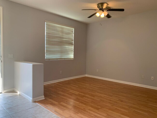 Foto del edificio - Lovely La Paloma Home For Lease