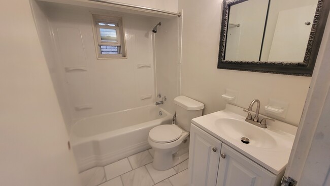 Newly renovated bathroom - 842 Chislett Street