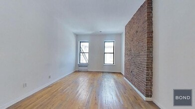 Building Photo - 212 E 85th St