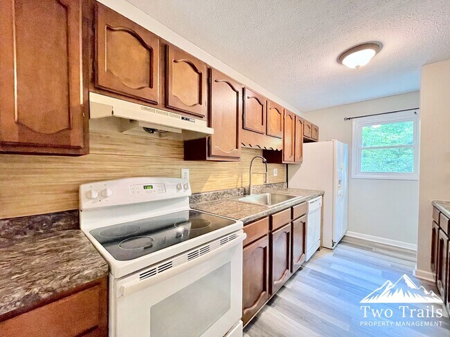 Foto del edificio - 555 Finley Cove Rd