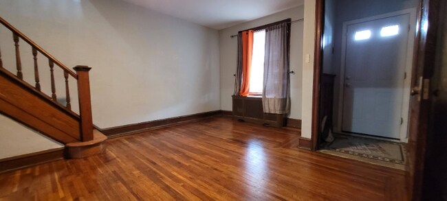 Foto del edificio - 1652 N Redfield St