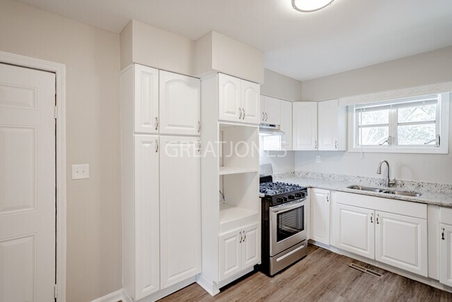 Foto del edificio - 3309 Decatur St
