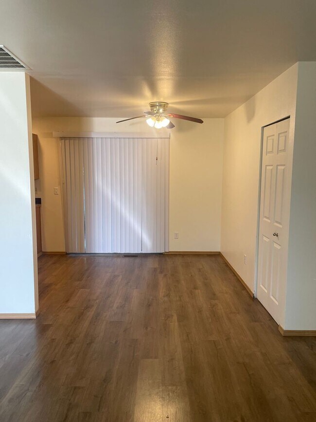Foto del edificio - 18056 154th Street SE