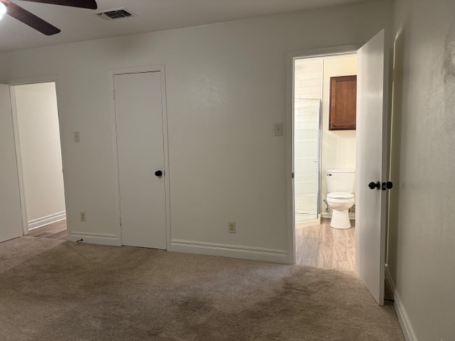 Building Photo - 1302 Blueridge Pkwy