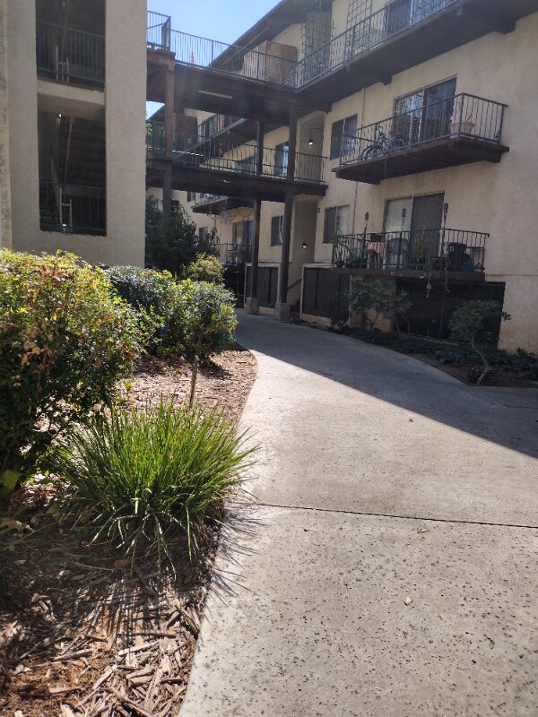 Foto del edificio - 5460 White Oak Ave