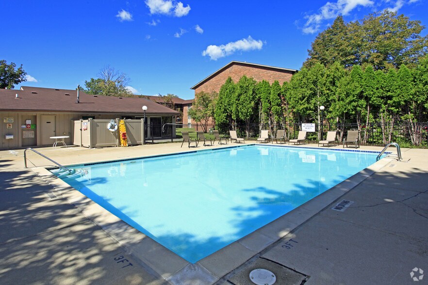 San Remo Villa Apartments Rentals Harrison Township, MI